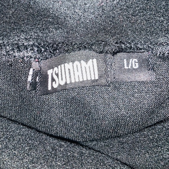 TSUNAMI size large turtle neck long sleeve black - Picture 2 of 3